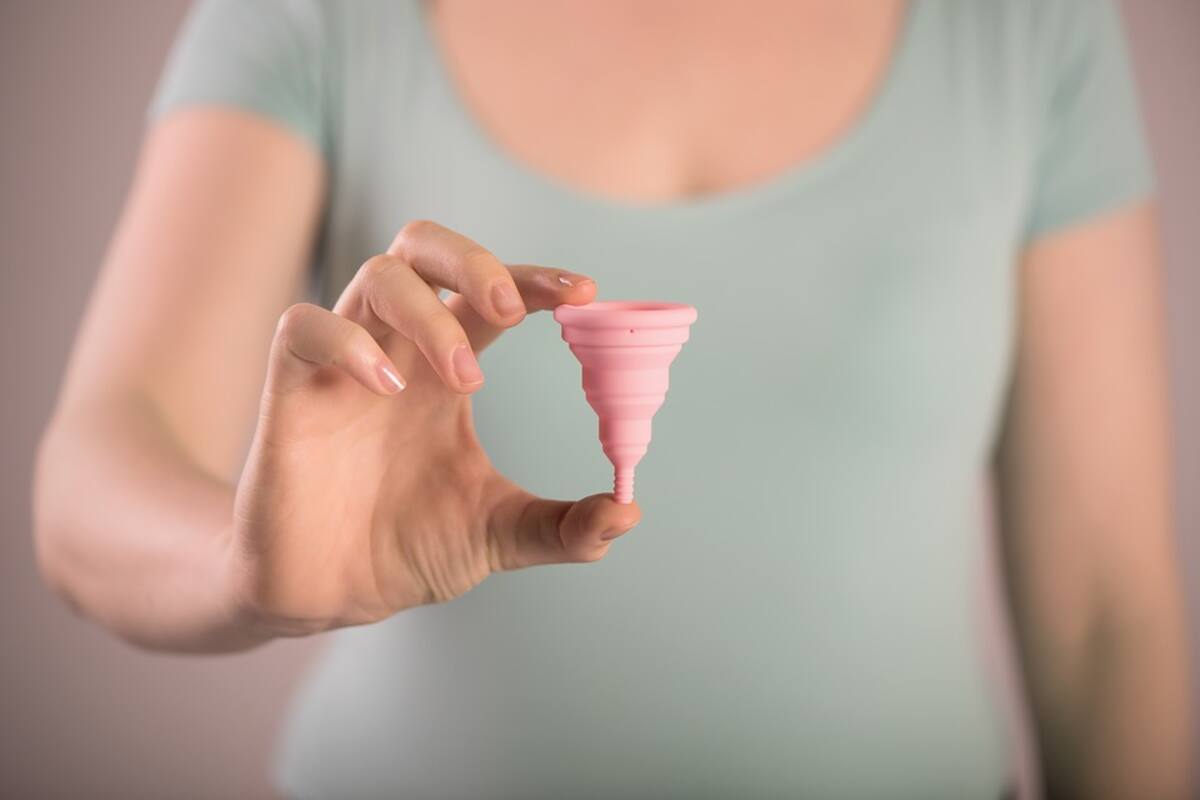 Sufre Síndrome de Shock Tóxico por copa menstrual; le amputan varias extremidades