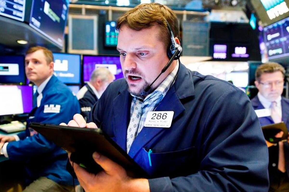 Wall Street abre en rojo y Dow Jones pierde más de 400 puntos