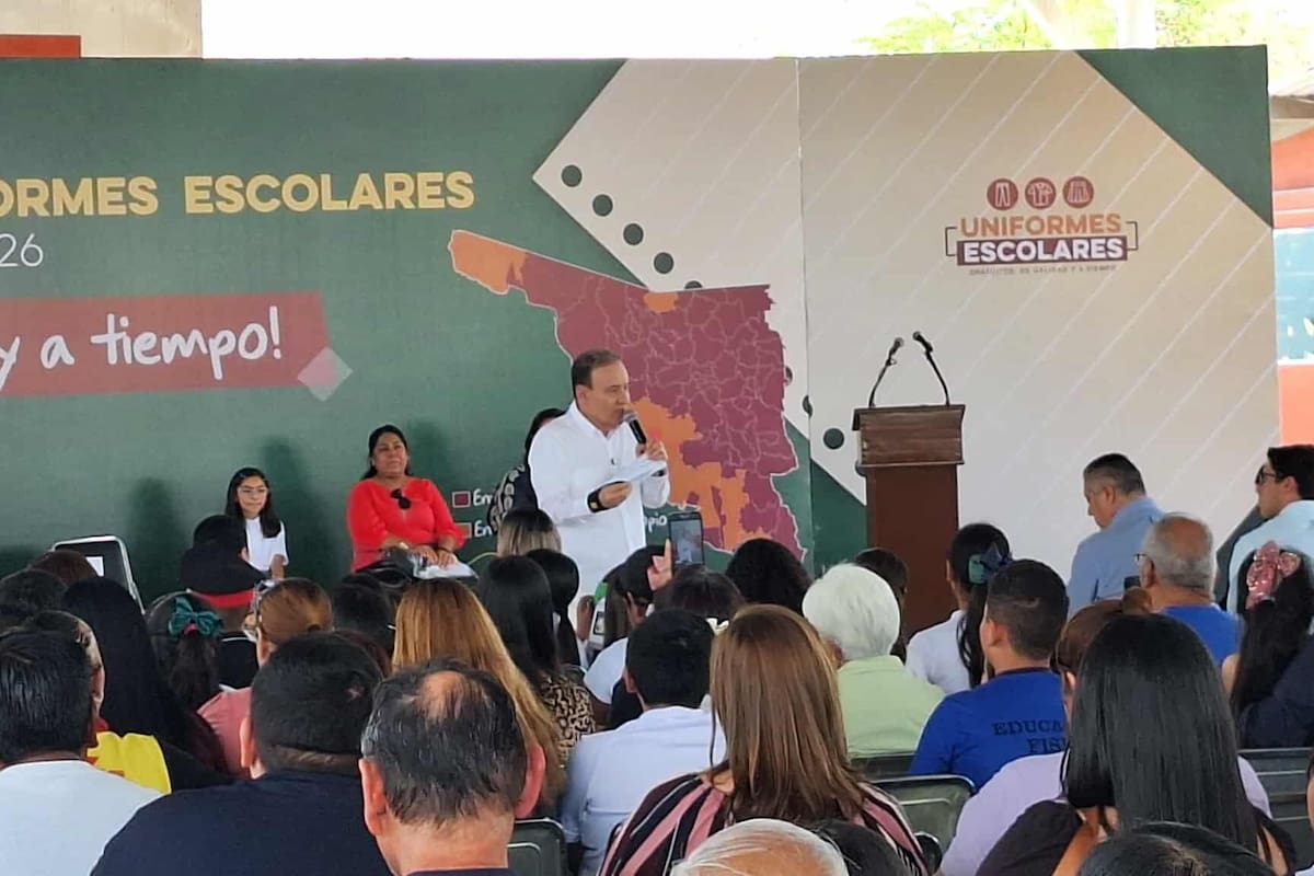 Alfonso Durazo inicia entrega de uniformes escolares en Sonora para el ciclo 2024-2026
