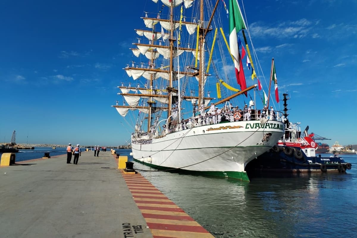 Buque Escuela Cuauhtémoc arriba a Ensenada por fenómenos meteorológicos