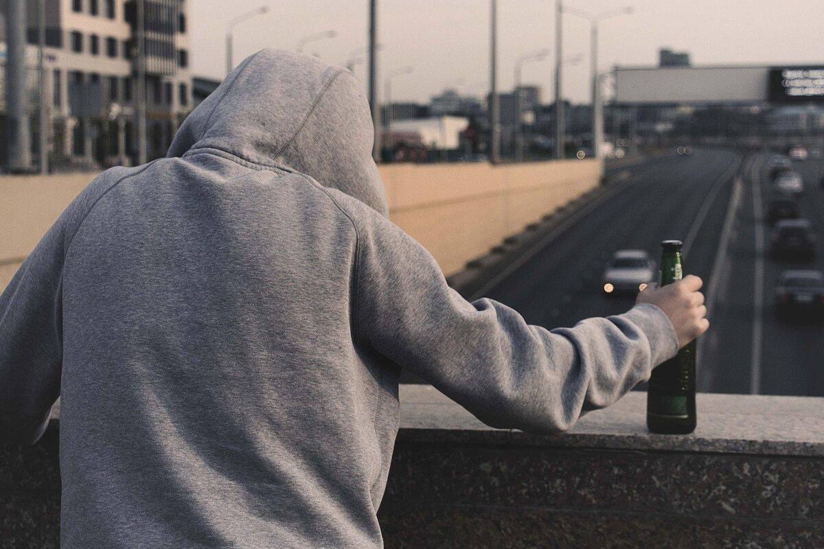 ¡Cuidado! Siguen muriendo por alcohol adulterado durante cuarentena