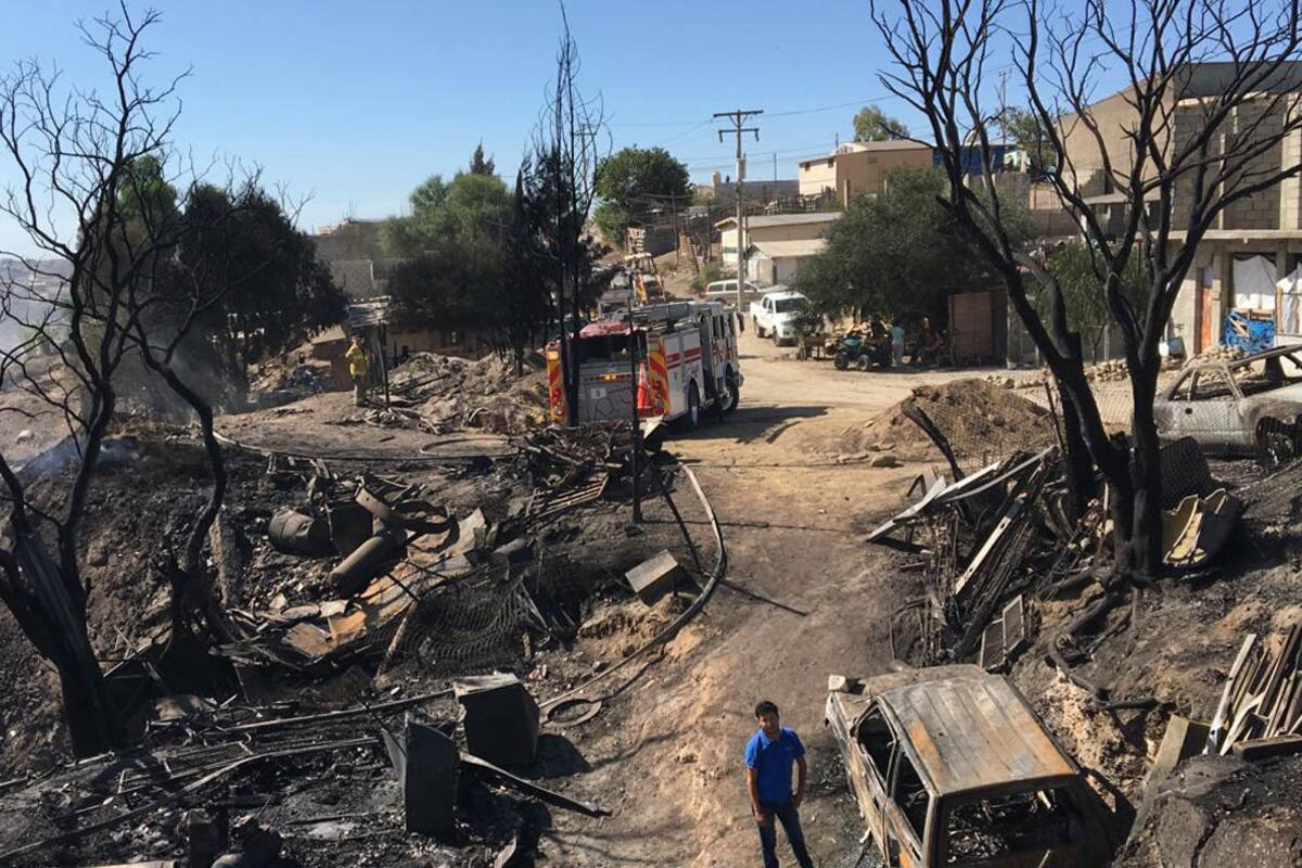 Alcanza incendio forestal cuatro viviendas en Tijuana