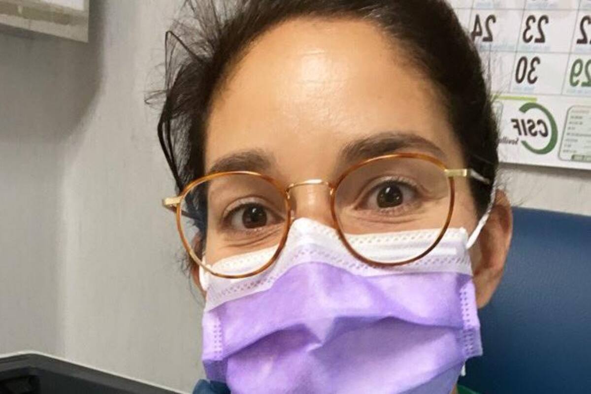 Futbolista del Betis, ahora se desempeña como médico internista para atender a contagiados por coronavirus