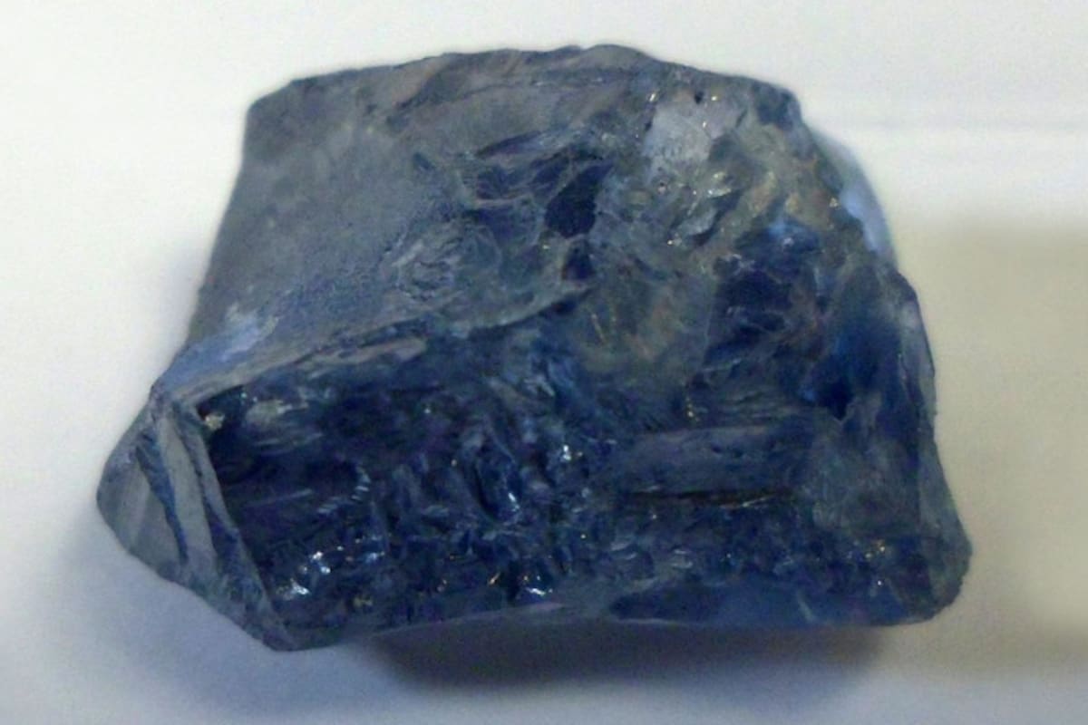 Encuentran un extraño diamante azul en Sudáfrica
