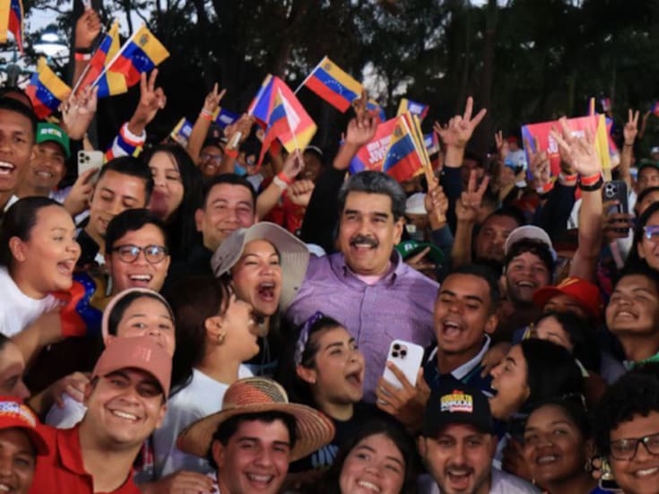 El presidente Nicolás Maduro envía un mensaje a Donald Trump durante una masiva movilización por la paz en el Caribe