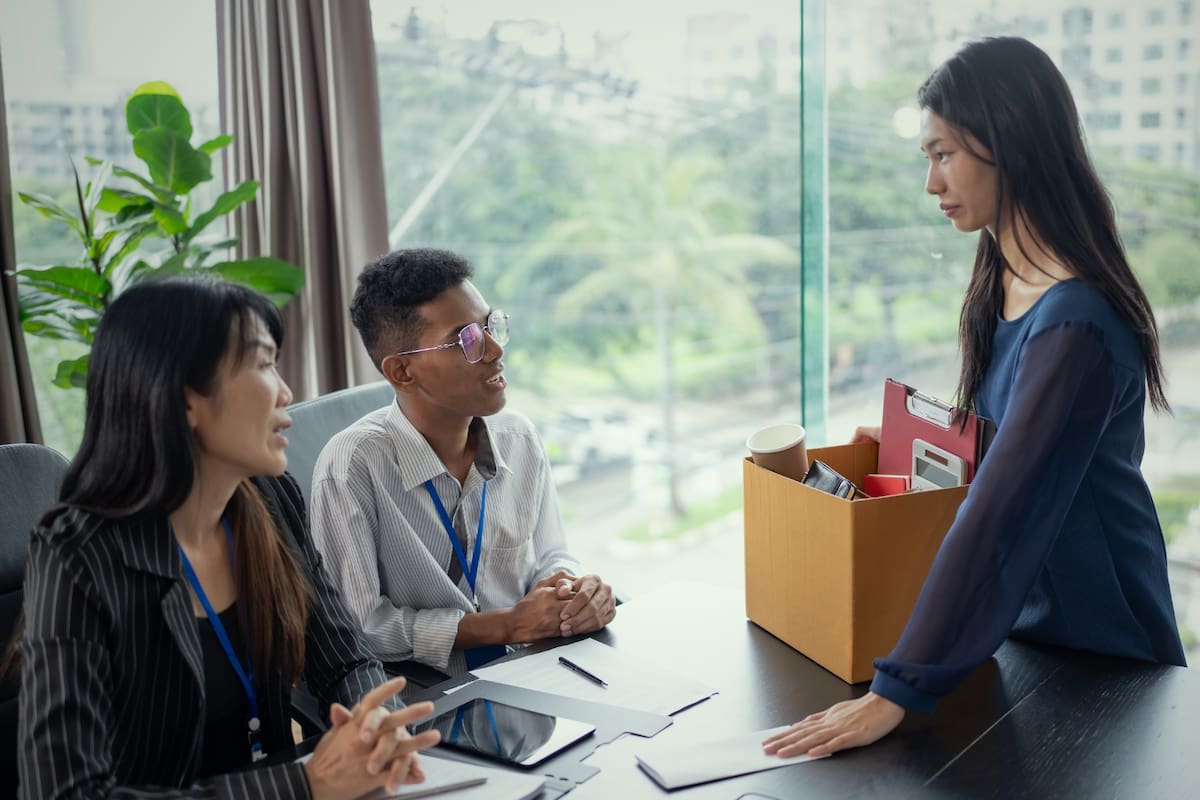 Advierten sesgos discriminatorios en anuncios de trabajo