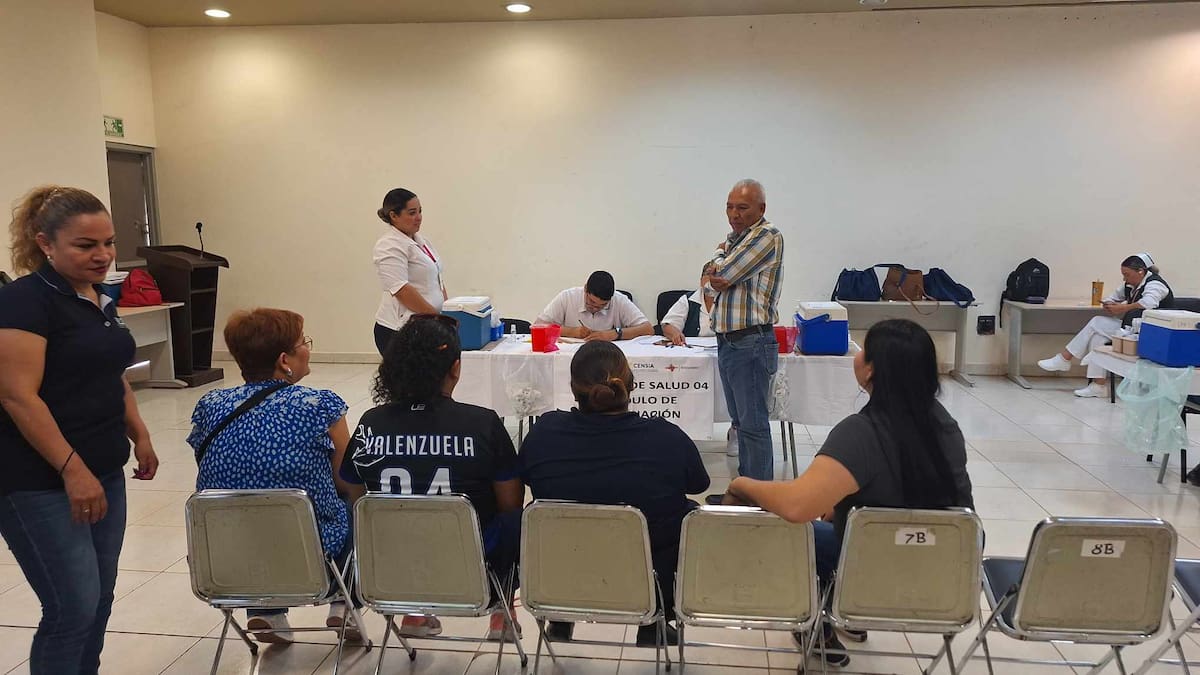 Invitan a docentes y vecinos de Casa Blanca a vacunarse contra el sarampión. FOTO: Mayra Echeverría