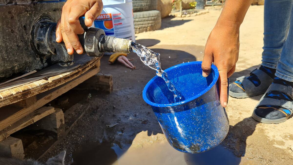 Autoridades señalan que el agua del sector Norte alto es apta para beber, pero químicos no coinciden en ello. FOTO: BANCO DIGITAL