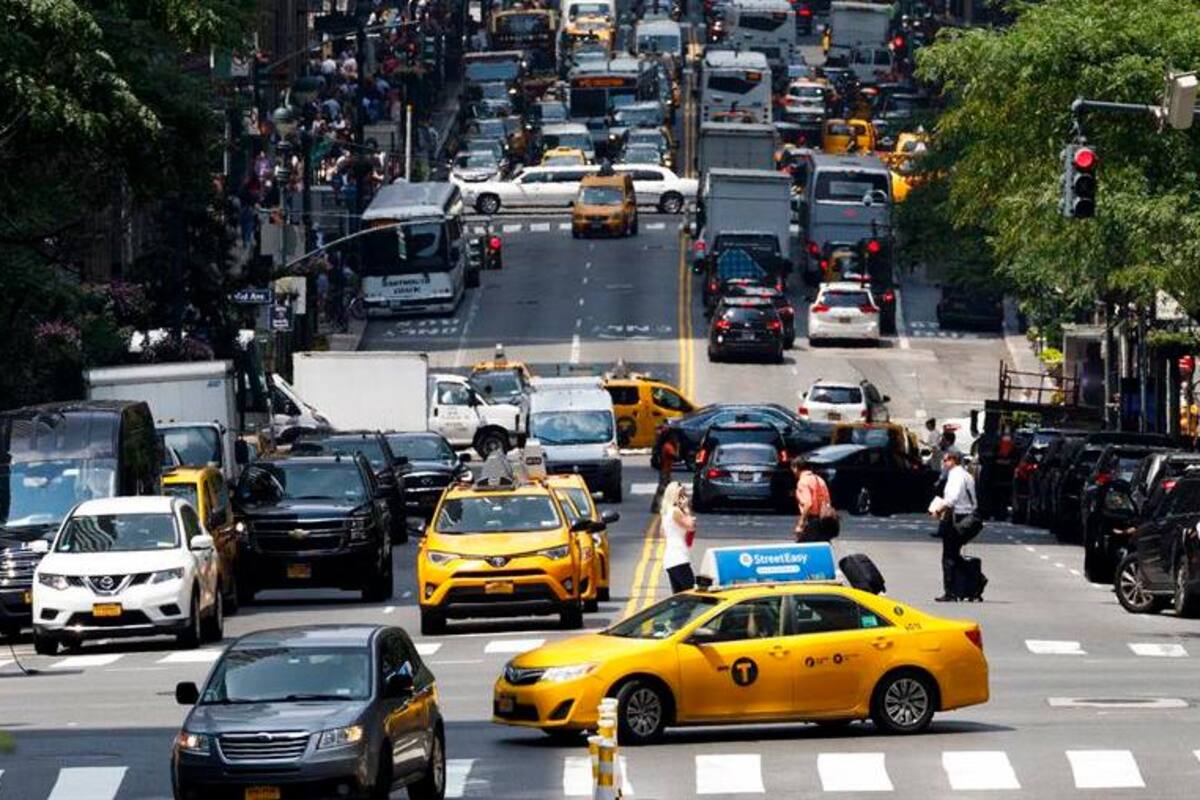 Taxistas de NY no ofrecen servicio a pasajeros chinos por temor a coronavirus