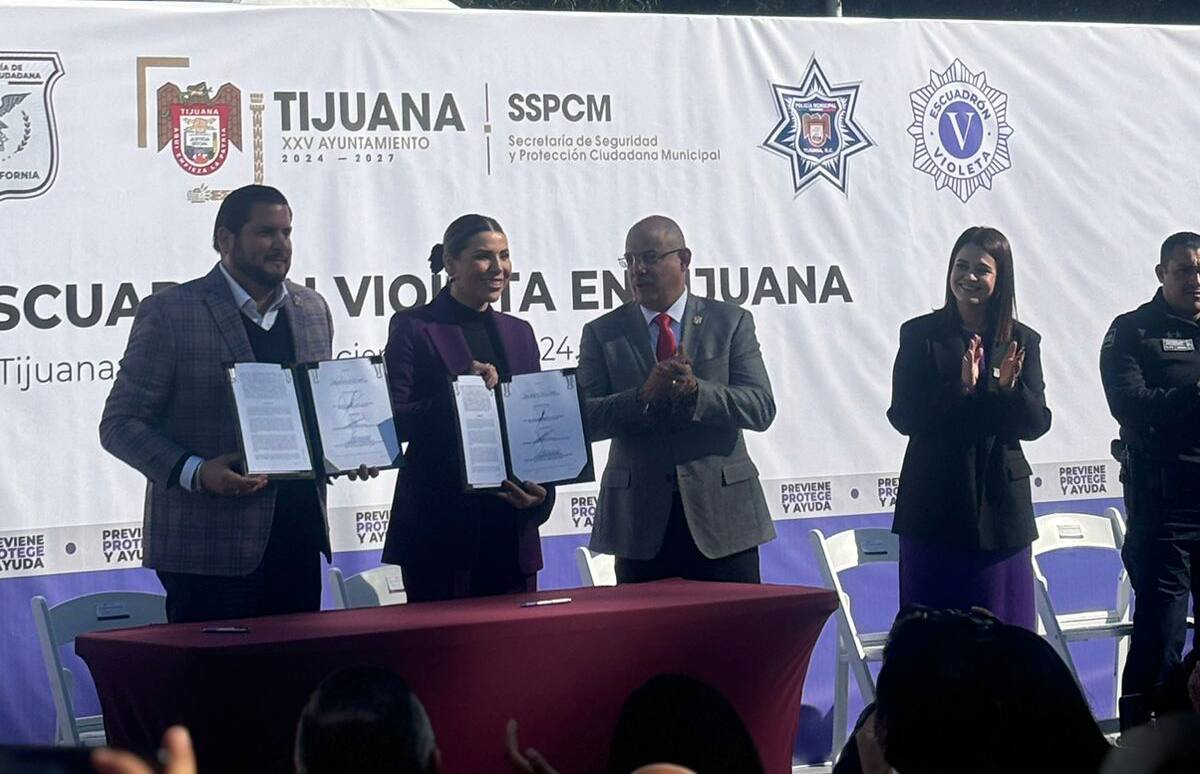 La gobernadora del Estado, Marina del Pilar Ávila Olmeda y el alcalde de Tijuana, Ismael Burgueño Ruiz también firmaron un convenio de colaboración.
