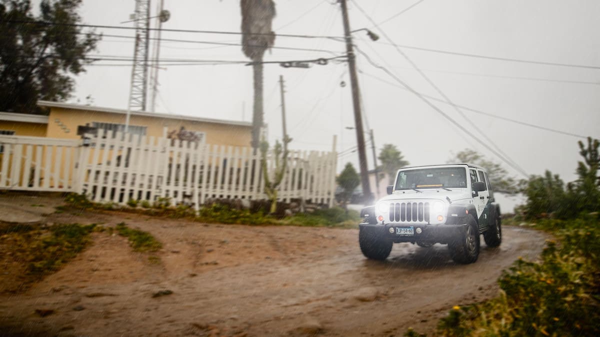 La Dirección de Protección Civil atendió y canalizó incidencias como cortocircuitos, cables colgando, explosiones de transformador, inundaciones y caídas de postes; se registró un acumulado de 7.8 milímetros, con saldo blanco hasta el momento. Foto: Cortesía