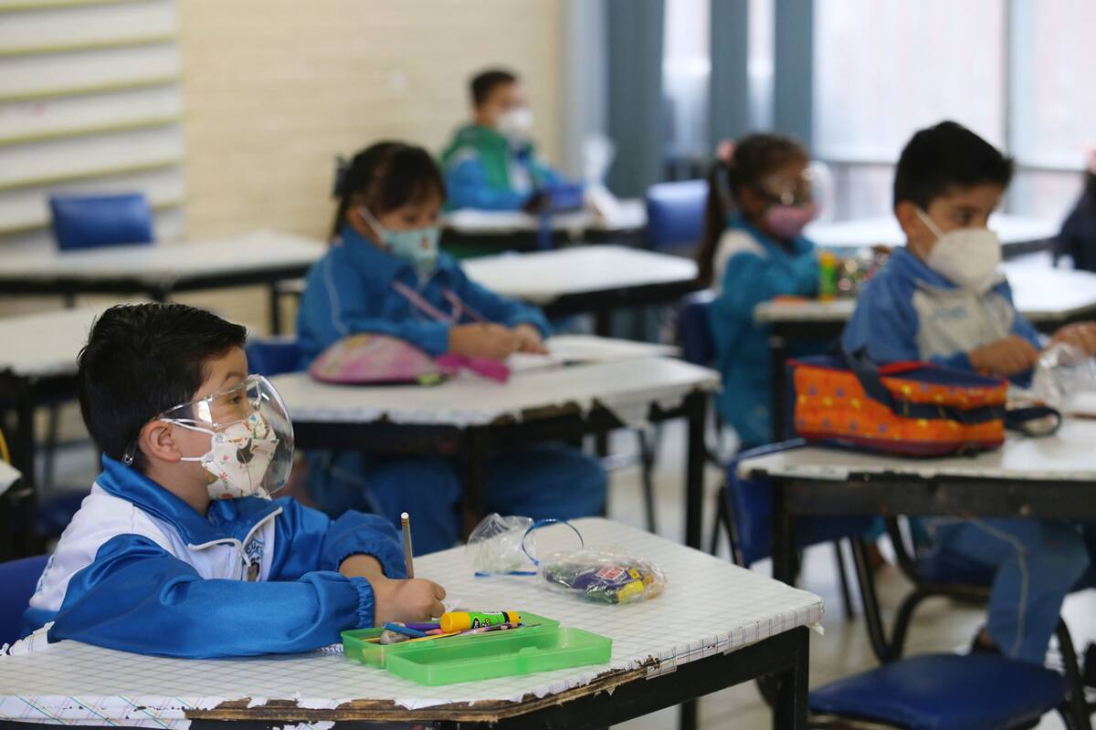 Las clases presenciales iniciarán a finales de agosto, anuncia la Secretaría de Salud