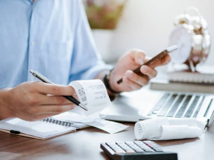 Cuesta de enero impacta finanzas familiares, señala especialista