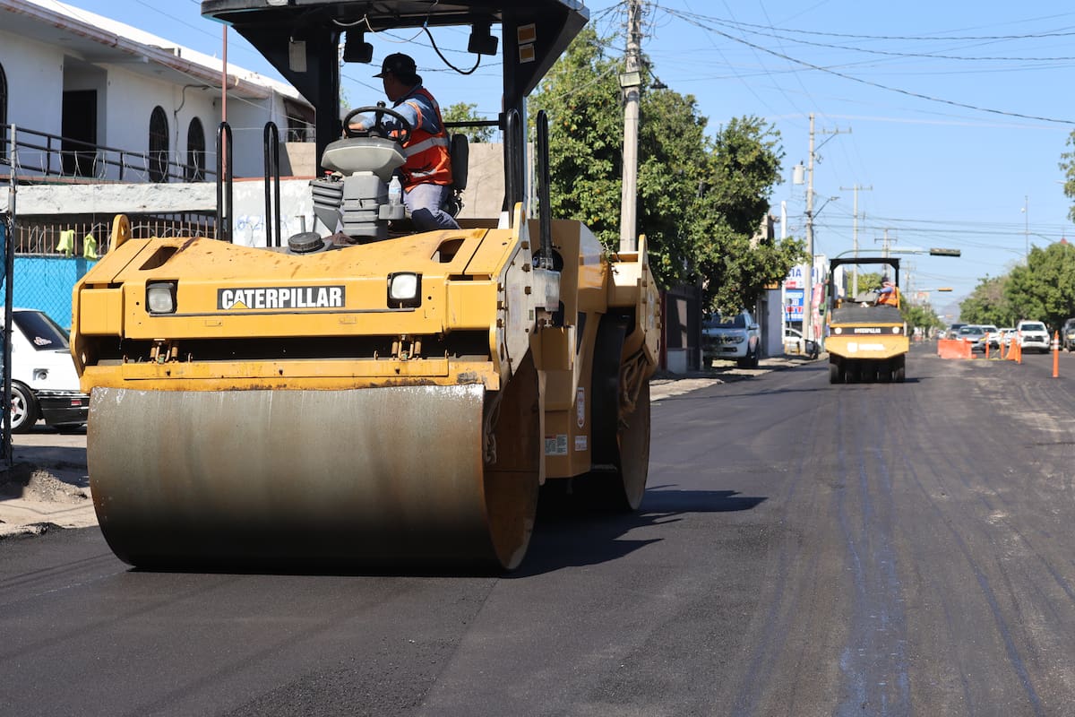 La obra forma parte del programa municipal de recarpeteo que contempla 18 vialidades en distintos puntos de Hermosillo. FOTO: BANCO DIGITAL