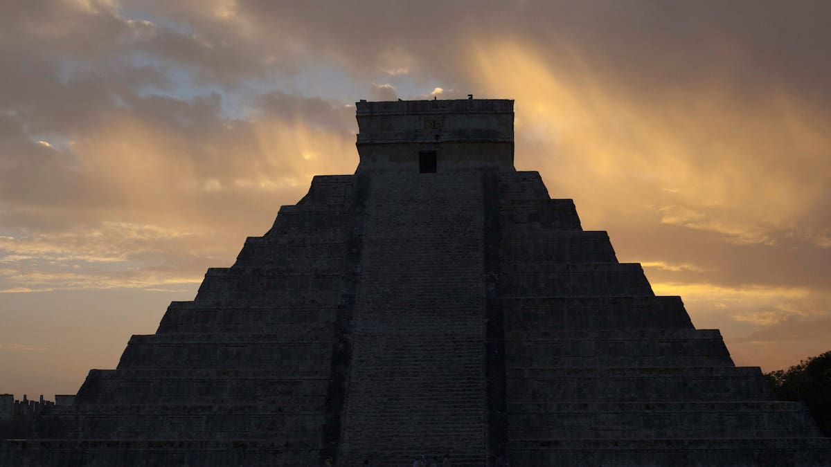 La pirámide maya de El Castillo refleja las precisas alineaciones astronómicas utilizadas por la civilización precolombina entre los siglos IX y XII. /Reuters