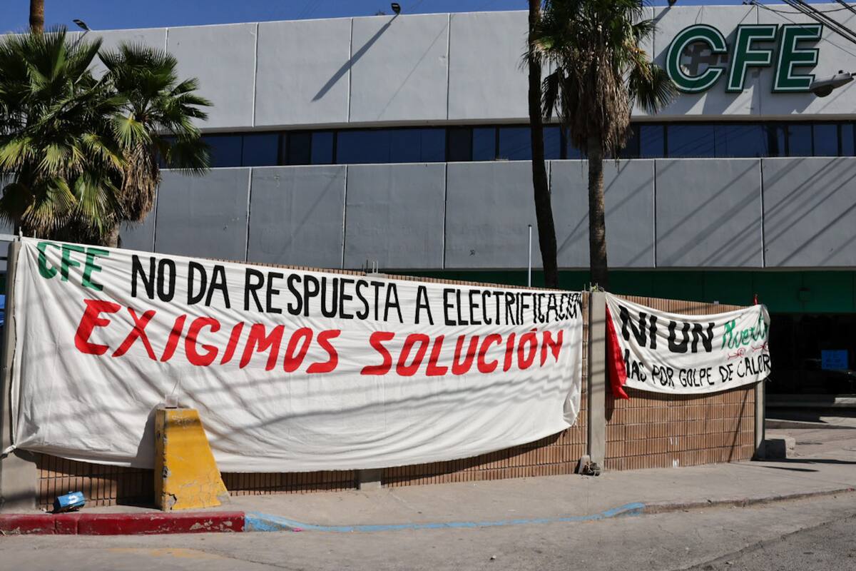Suman 6 días de plantón fuera de las oficinas de la CFE Mexicali