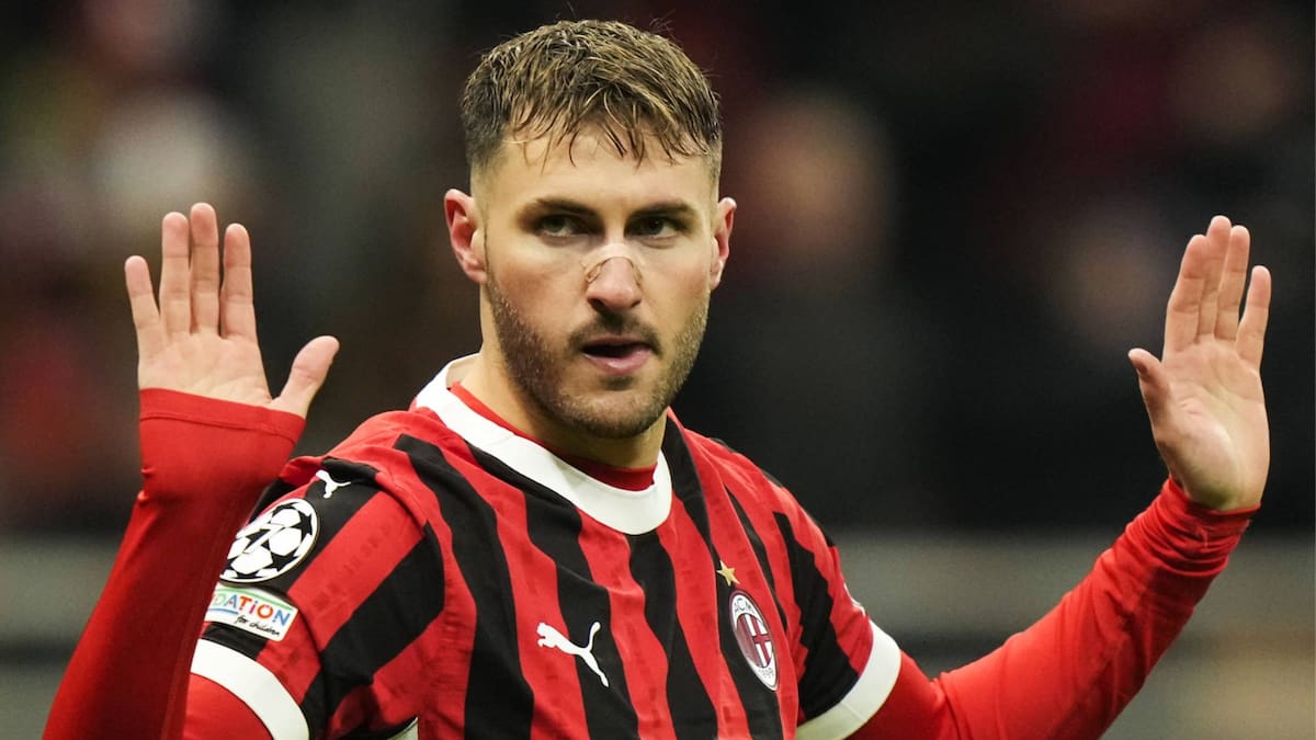 Santiago Giménez quiere ir al Porto, pero el AC Milan frena su salida: ¿qué pasó?