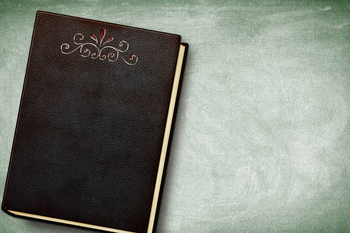 Liberan a hombre que intentó cruzar de Canadá a EU nadando para entregar un pedido de libros