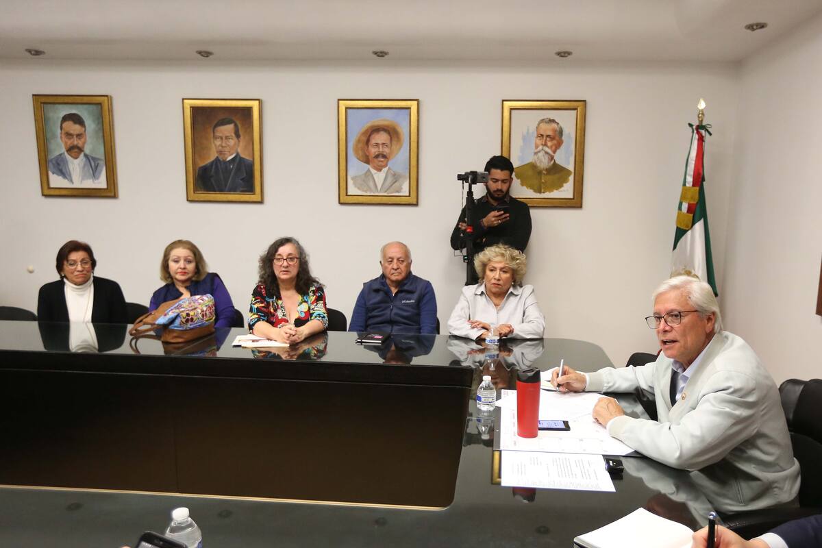 Se compromete gobernador con reubicar al Semefo