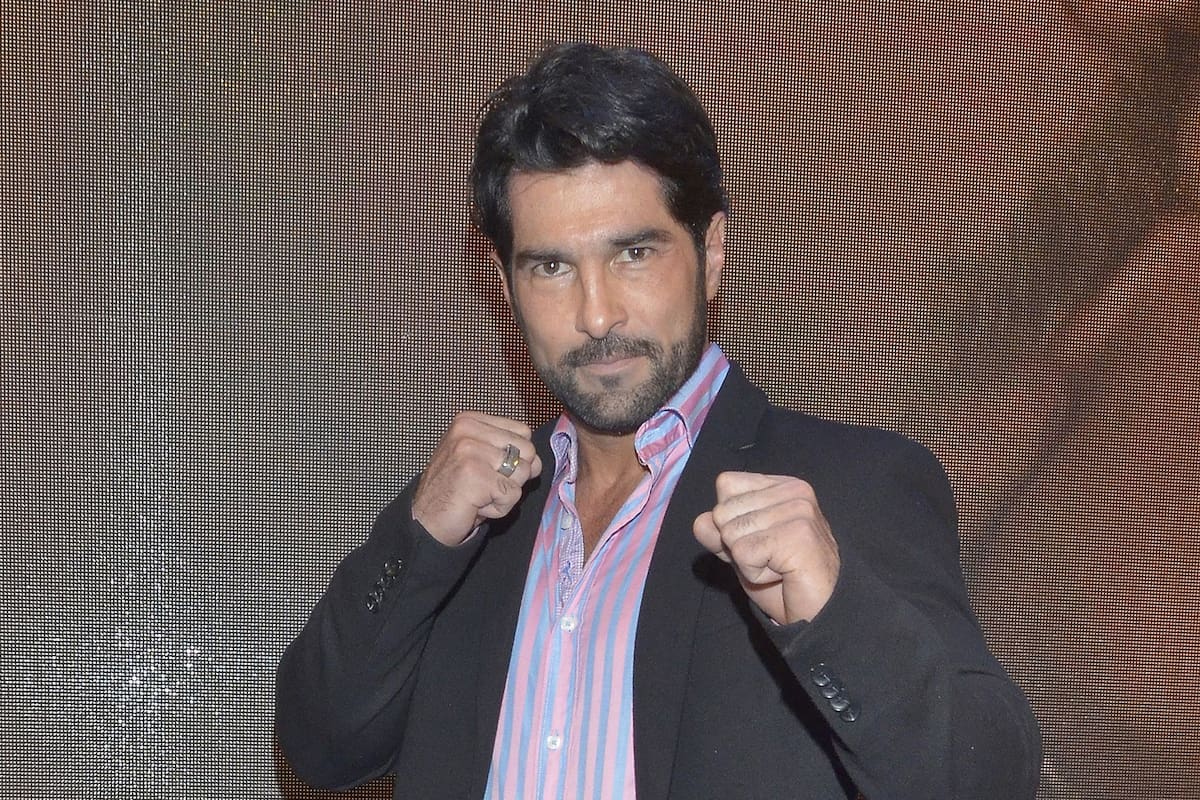 Arturo Carmona responde críticas por mostrarse como fan de Luis Miguel en show