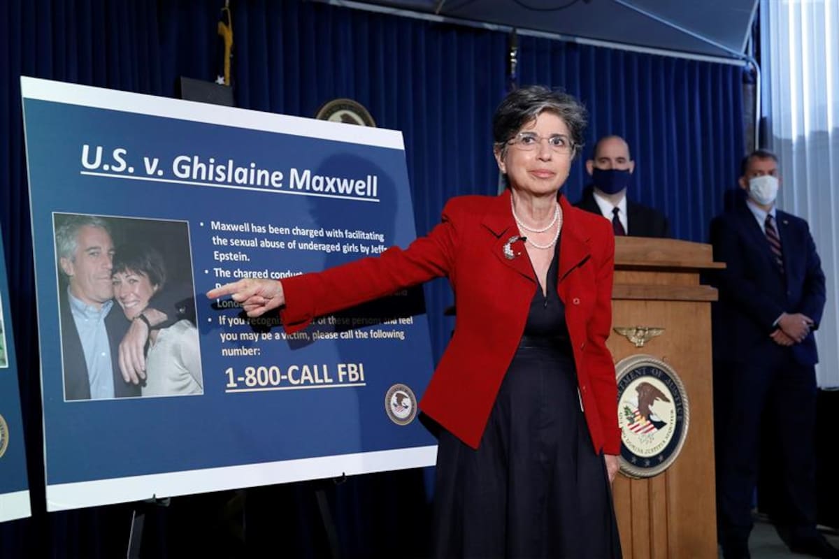 Caso Jeffrey Epstein: Una juez deniega la libertad bajo fianza a Ghislaine Maxwell, que se declara inocente