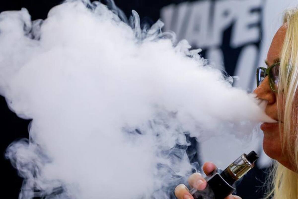 Prohíben en Nueva York cigarros electrónicos de sabores
