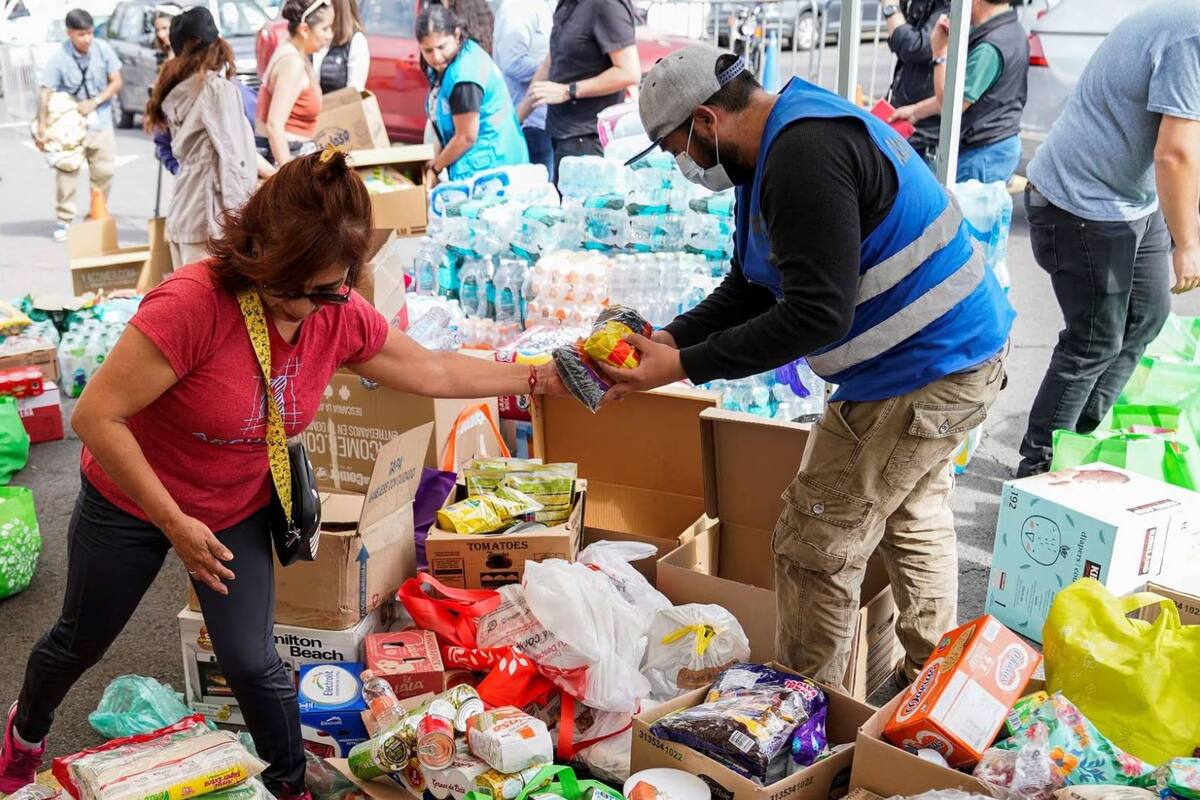 Semar anuncia cierre de centros de acopio en Acapulco tras huracán "Otis"