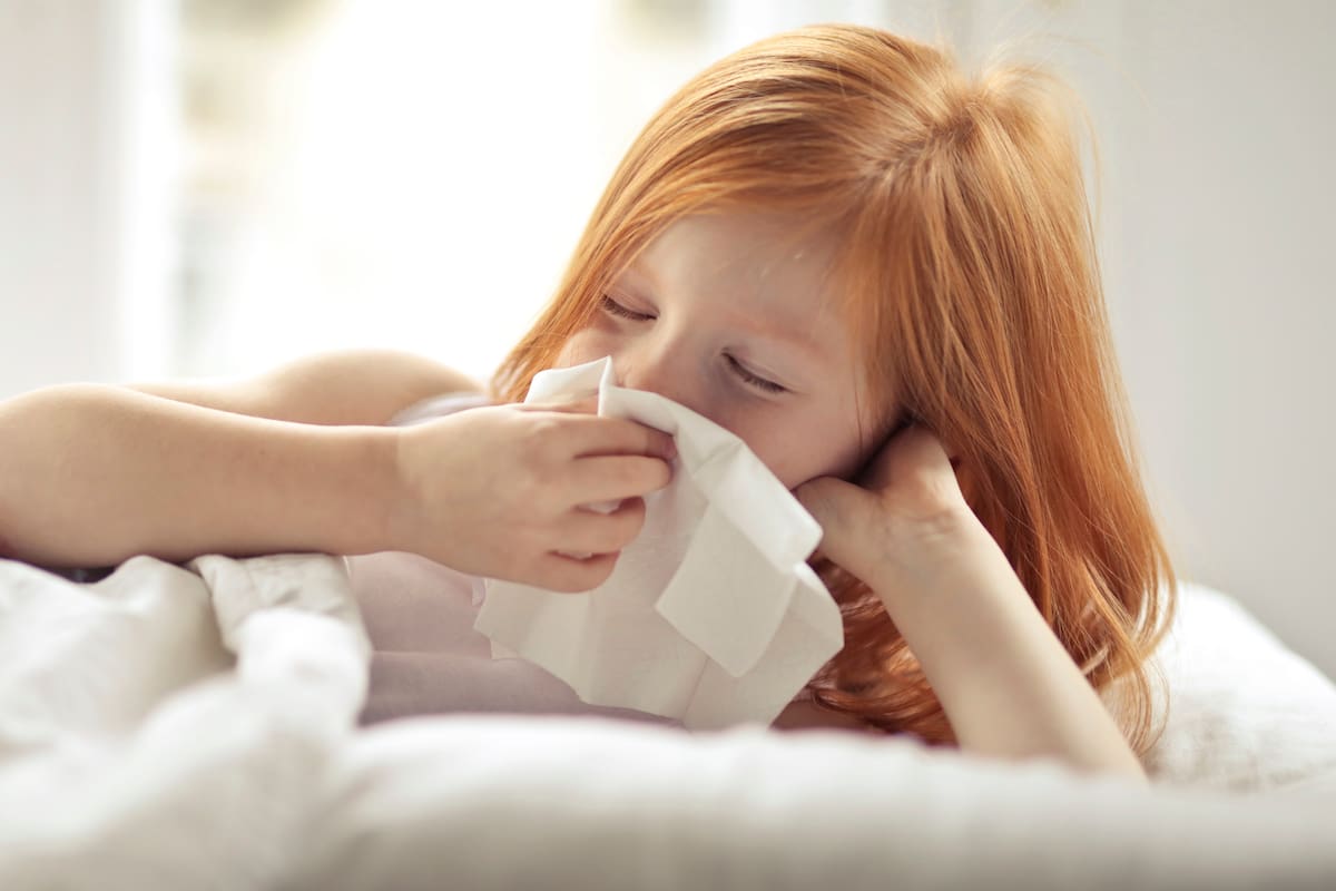 ¿Por qué el sistema respiratorio infantil es más vulnerable durante el invierno?