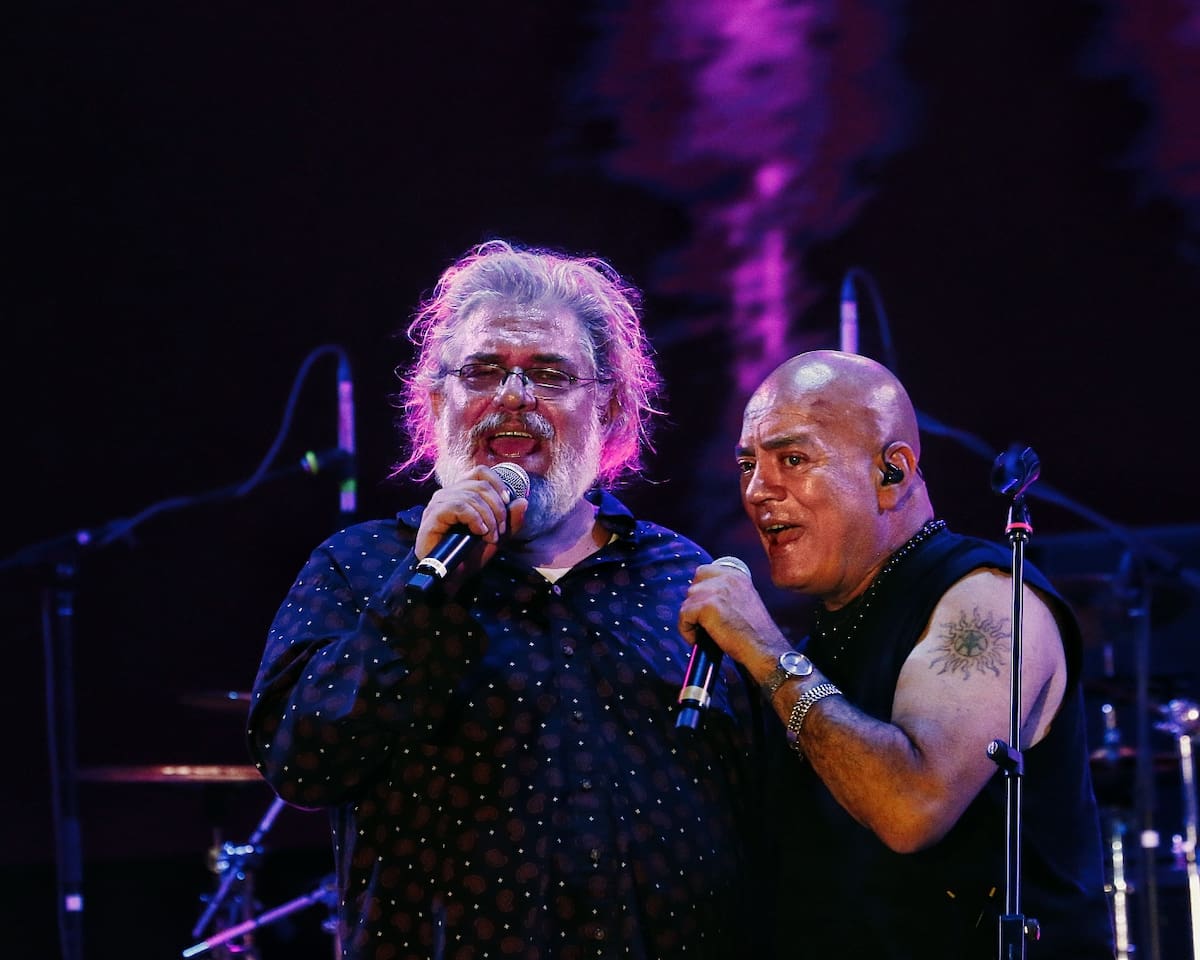 Los Amantes de Lola y Rostros Ocultos compartieron el escenario de la Isla de las Estrellas durante el segundo día de las Fiestas del Sol, con una selección de clásicos del rock en español.
Foto: Saúl Martínez