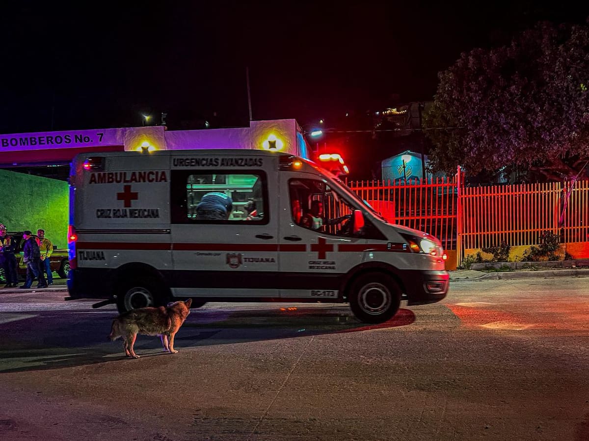 Un joven de unos 25 años fue trasladado a un hospital luego de ser atacado a balazos en la colonia Montes Olímpicos, cerca del Libramiento Sur y la estación 7 de Bomberos. Foto: Leonardo González