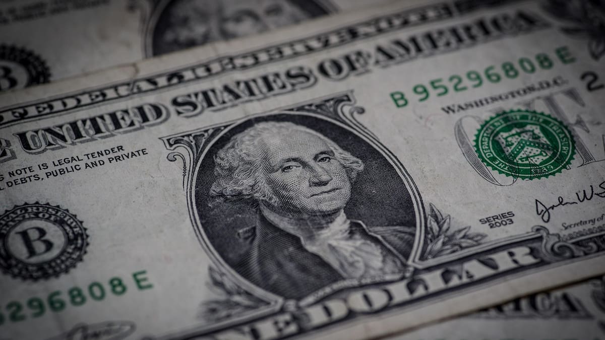 Dólar registra variaciones en contexto de incertidumbre internacional