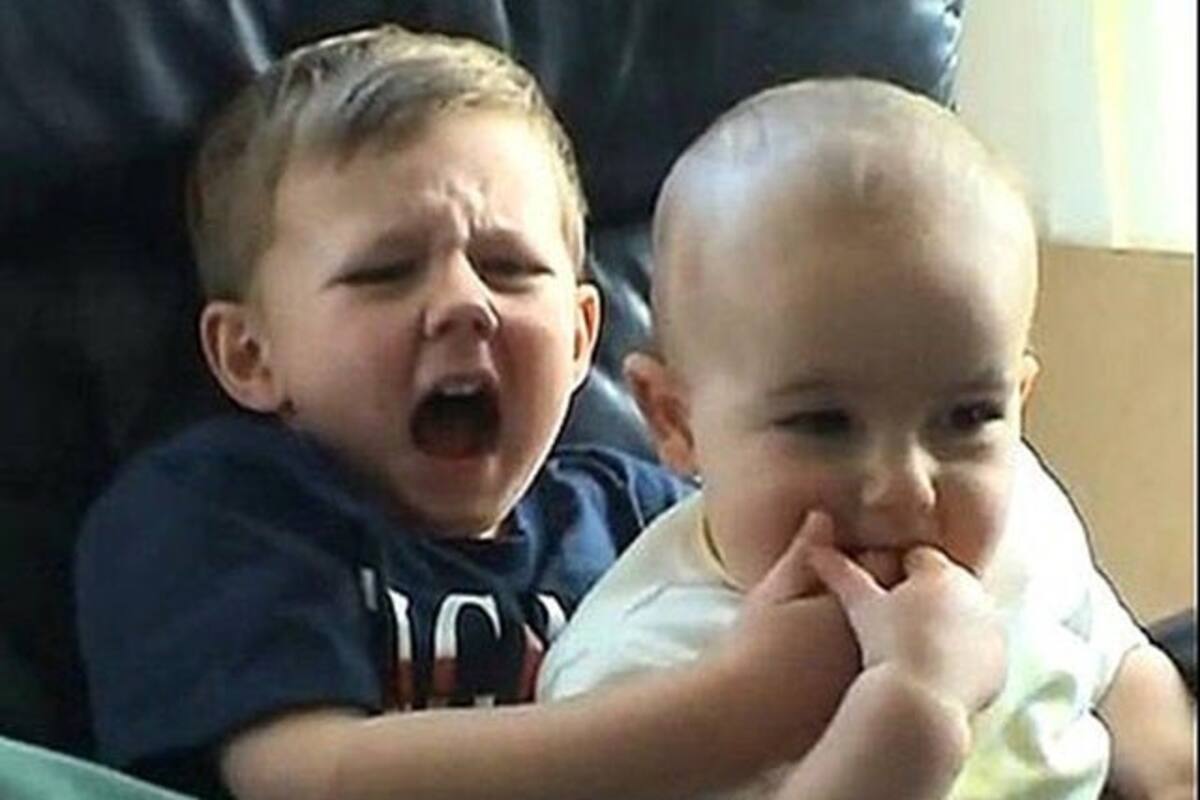 Los protagonistas del video viral 'Charlie Bit My Finger', subastarán el popular video como NFT