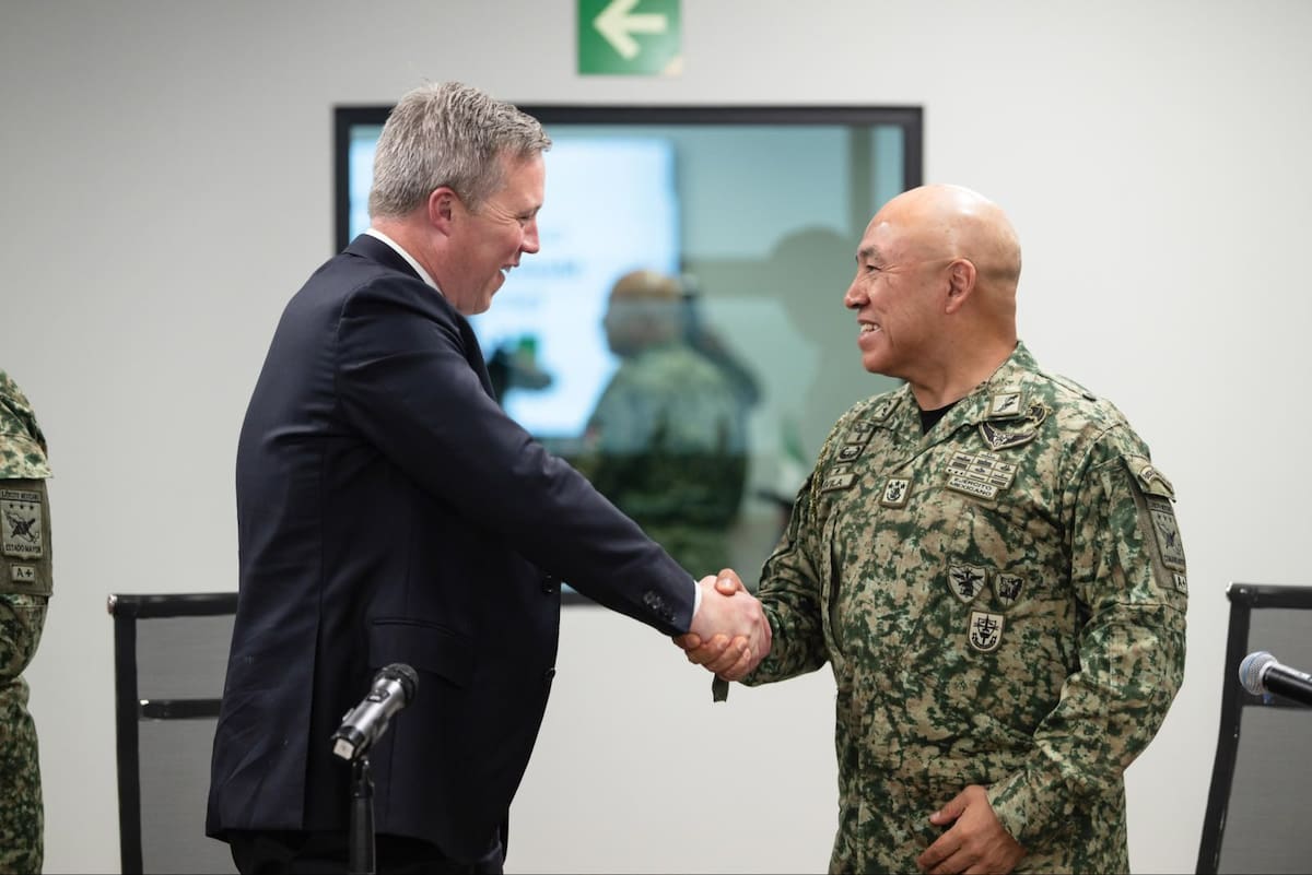 México y Estados Unidos firmaron una declaración de intención para facilitar a Defensa el acceso a drones y sistemas antidrones estadounidenses. | Foto: @USAmbMex vía X.