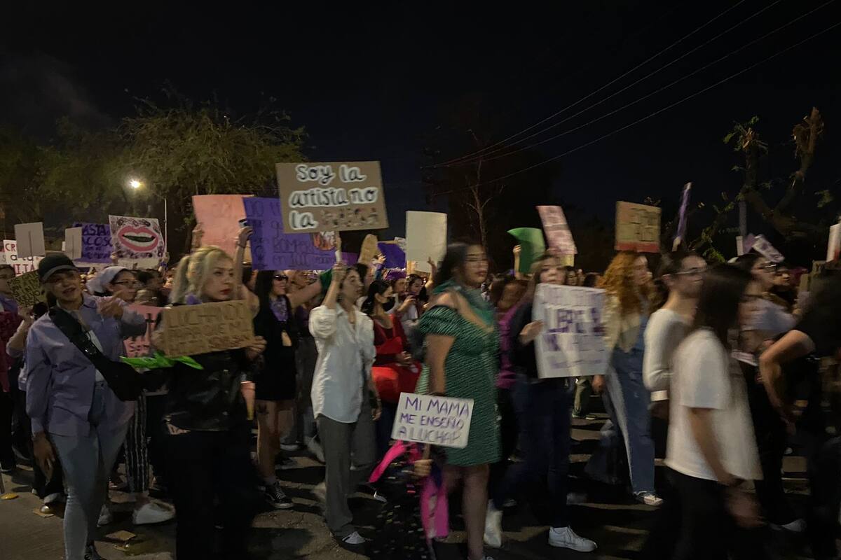 Marchan miles de mujeres por el 8M Día de la Mujer