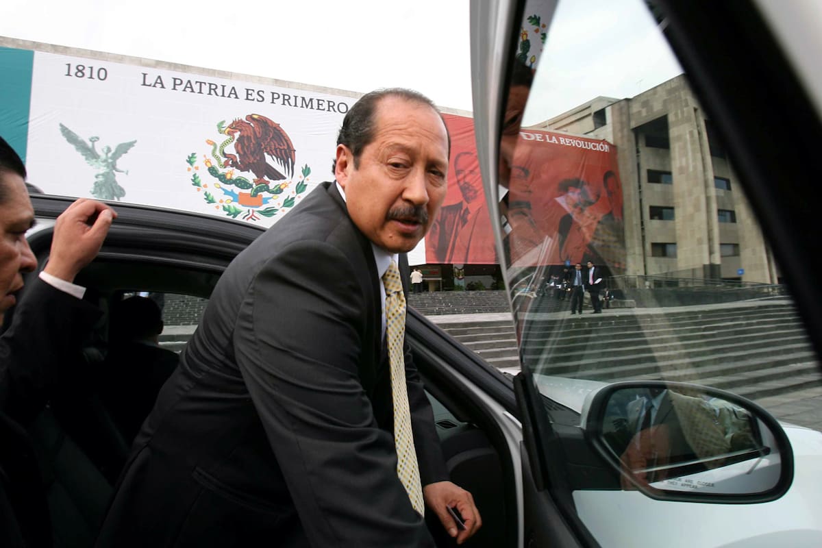 Leonel Godoy renuncia a Morena para dar clases en la UNAM