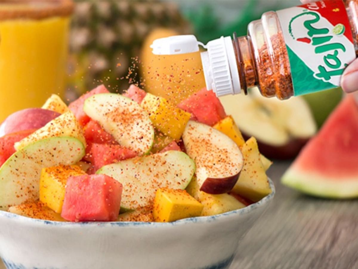 Tajín con fruta. Foto: Facebook