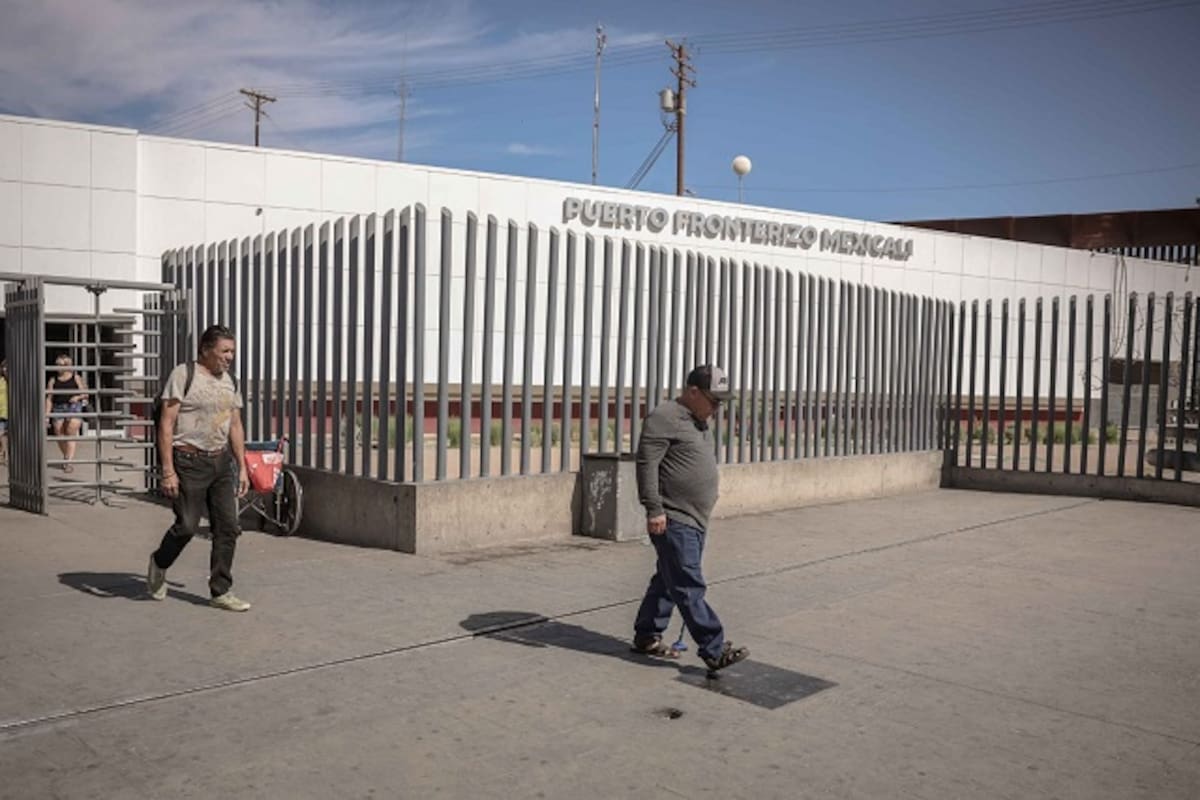 Hasta hora y media para cruzar a Calexico