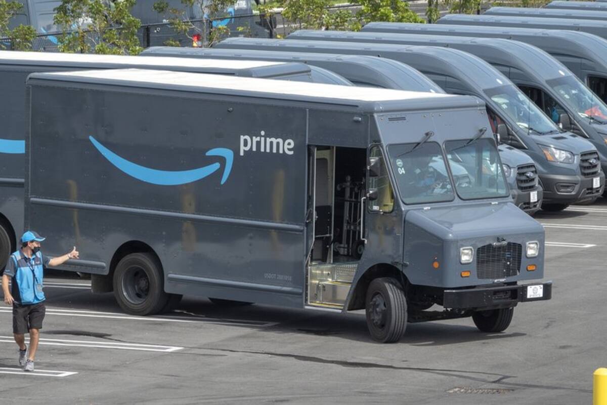El escándalo de Amazon tras admitir que sus conductores orinan en botellas de plástico