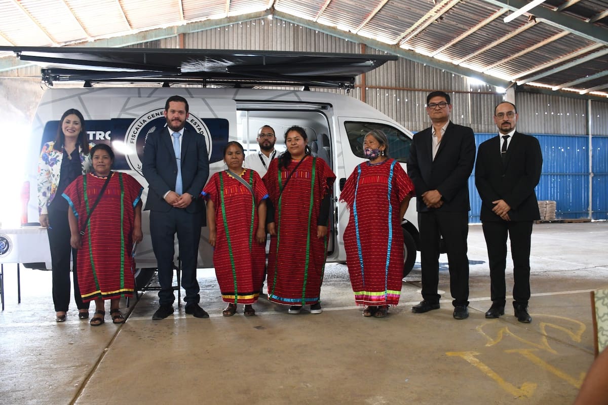 Fiscalía presenta unidades móviles del centro de atención tecnológica en San Quintín