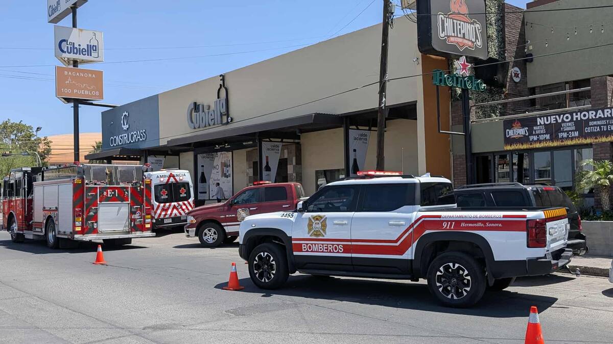 Rescatan con vida a joven de 24 años tras sufrir crisis epiléptica en tienda del Centro
foto: Julian Ortega