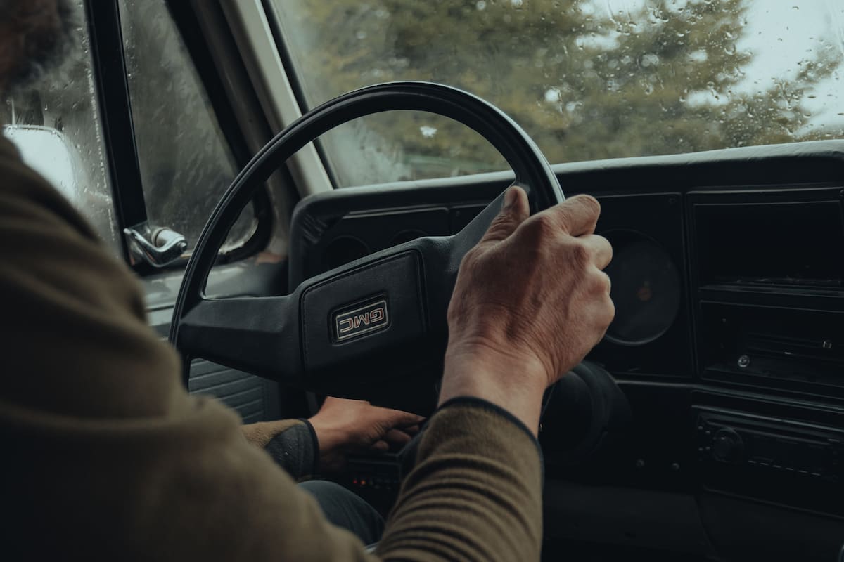 Por qué olvidamos dónde estacionamos el auto y cómo evitarlo