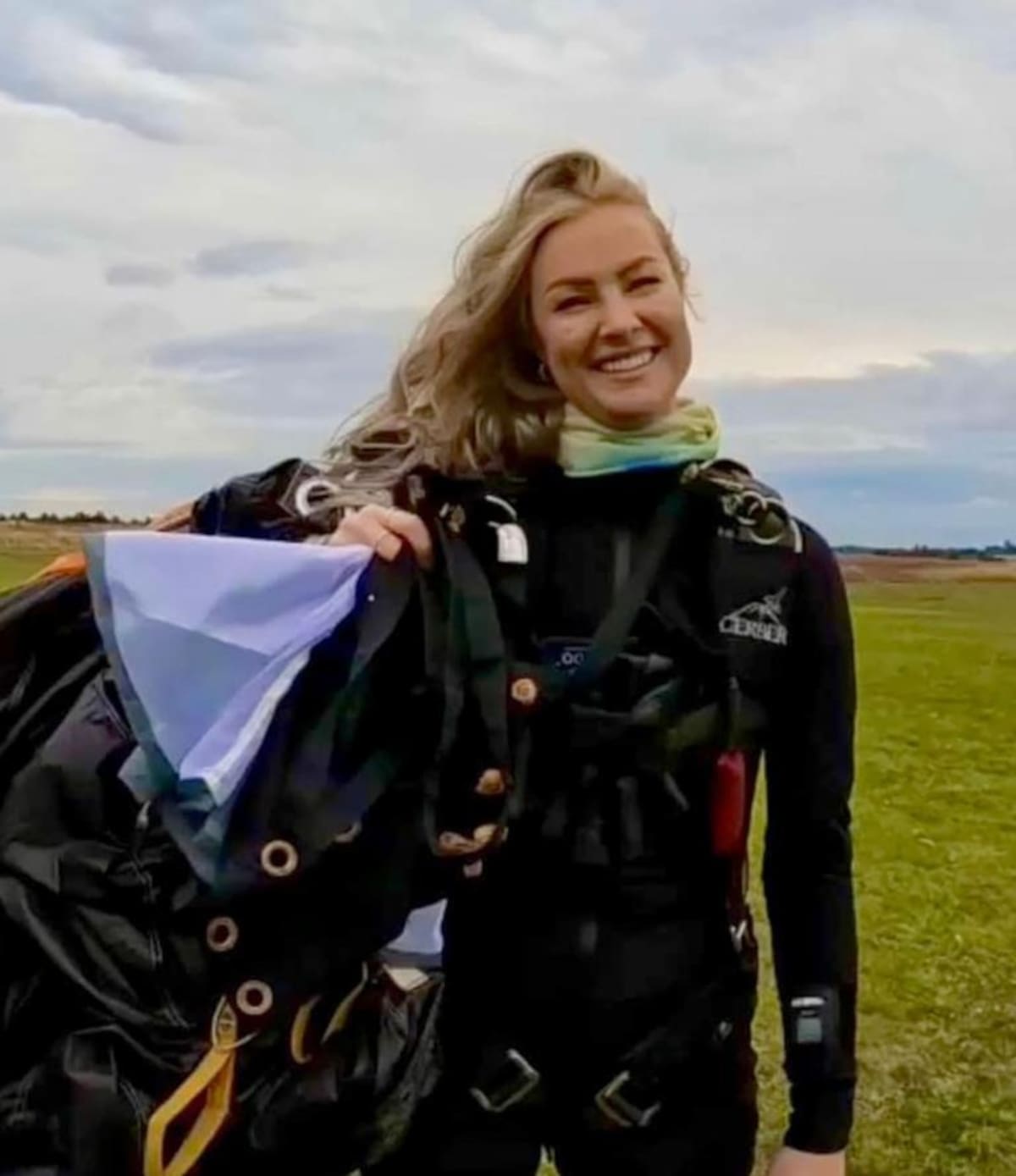 Paracaidista británica muere en salto: investigan posible suicidio tras ruptura amorosa / Especial