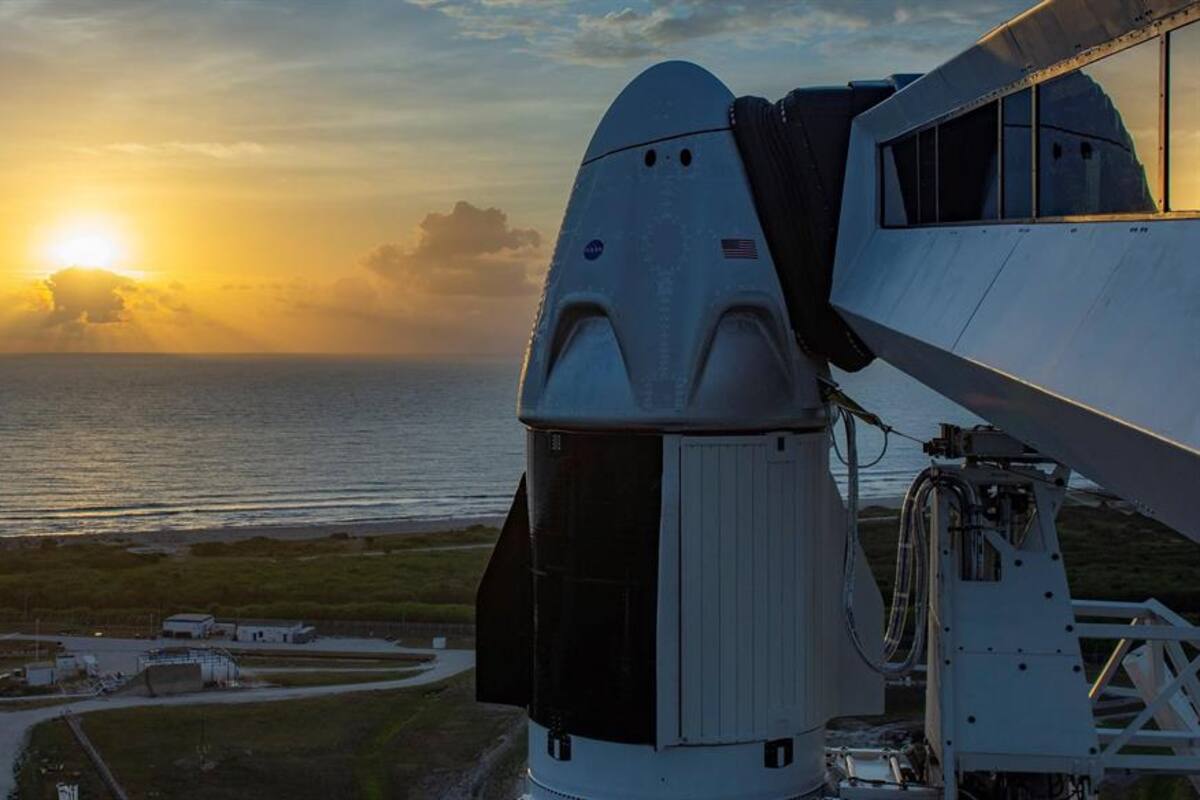 SpaceX y la NASA tienen éxito: Despega el cohete Falcon 9 con la cápsula Crew Dragon a la Estación Espacial Internacional