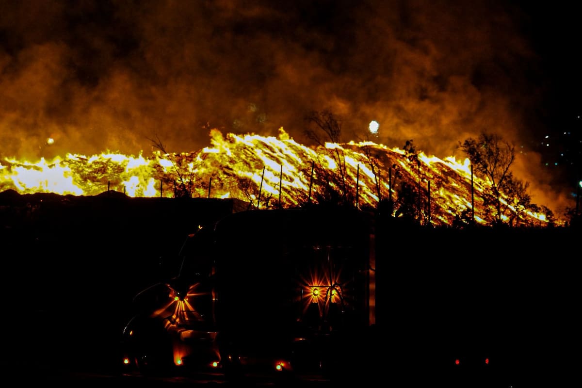 Se registra incendio en procesadora de aserrín en la Tijuana–Tecate