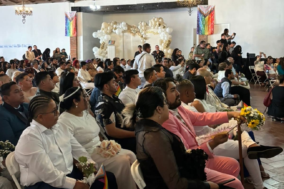 Contraen matrimonio 58 parejas en boda colectiva LGBT