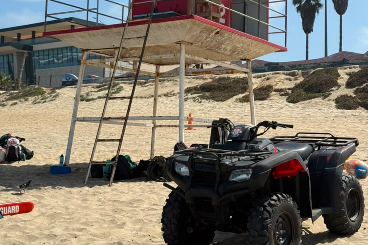 Salvavidas auxilian a cinco personas atrapadas en corrientes de retorno en playas de Ensenada