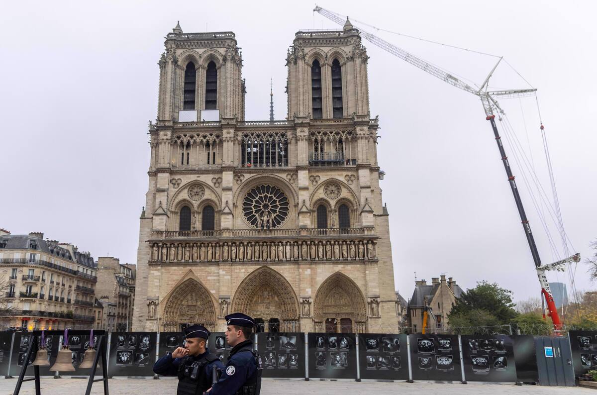 Ya está todo preparado para reapertura de la Catedral de París, Notre-Dame, el 8 de diciembre 2024, tras los cinco años de reconstrucción tras el incendio del 15 de abril de 2019. EFE/EPA/CHRISTOPHE PETIT TESSON