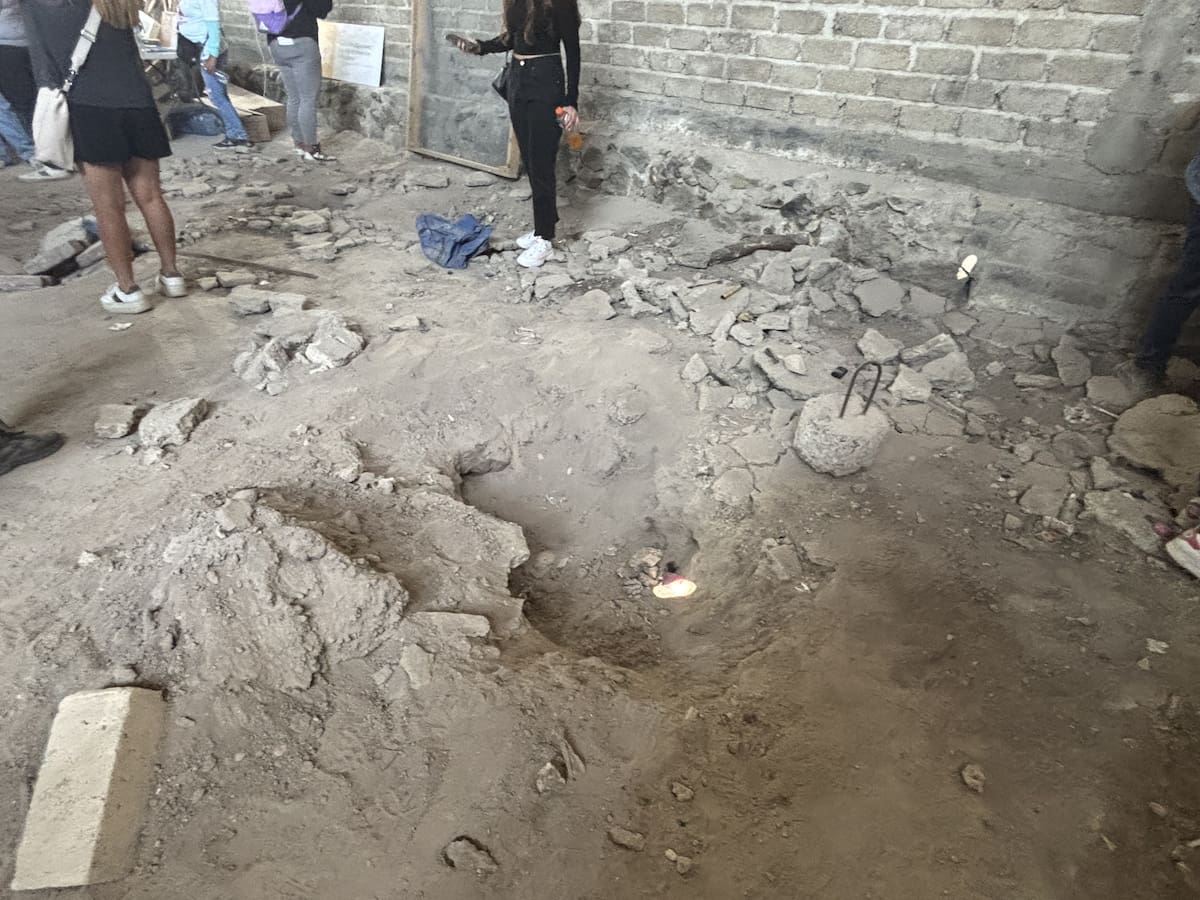 Varias de las zonas del rancho estaban acordonadas. Al lugar no se presentó ninguna autoridad y el personal policiaco no estaba autorizado para declarar. FOTO: SHAILA ROSAGEL