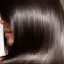 ¿Cómo conseguir el efecto “glass hair”? Guía paso a paso para un cabello brillante y sin frizz