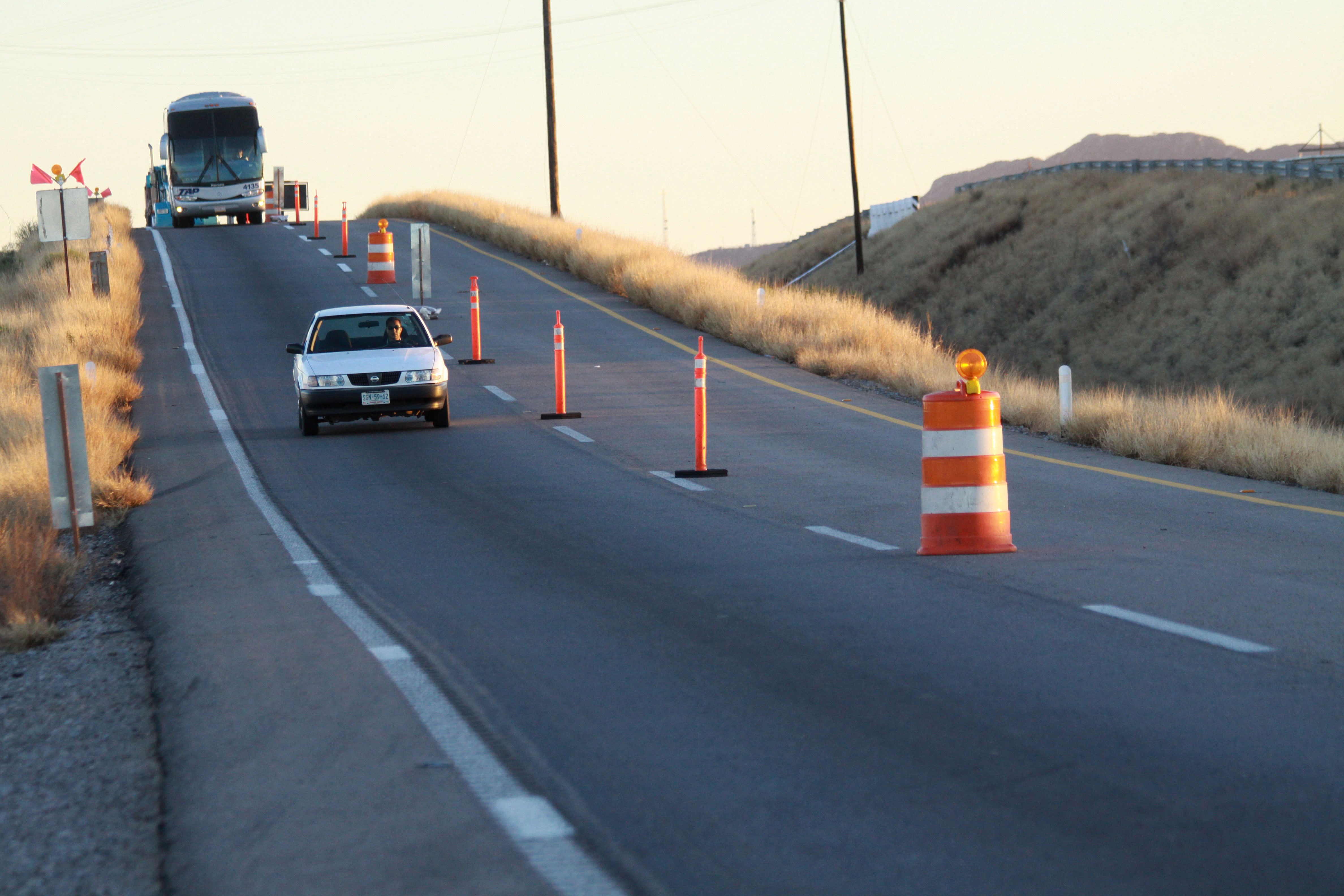 El programa federal “Bachetón” consiste en un plan intensivo de bacheo y repavimentación de carreteras federales, que en Sonora intervendrá más de mil 600 kilómetros de la red libre de peaje. FOTO: BANCO DIGITAL